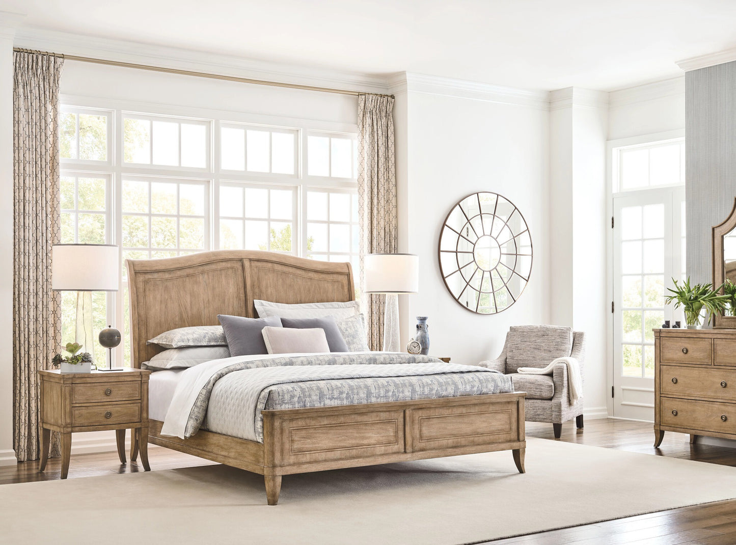 Queen Cadence Sleigh Bed