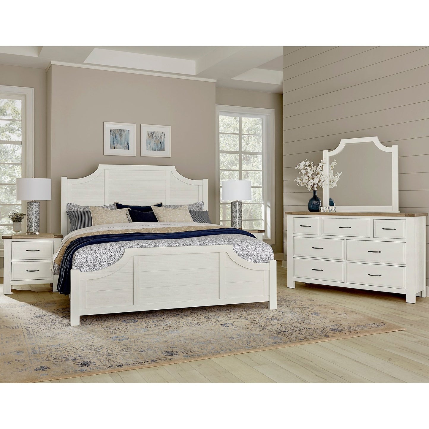 Maple Road Scalloped Bed Queen