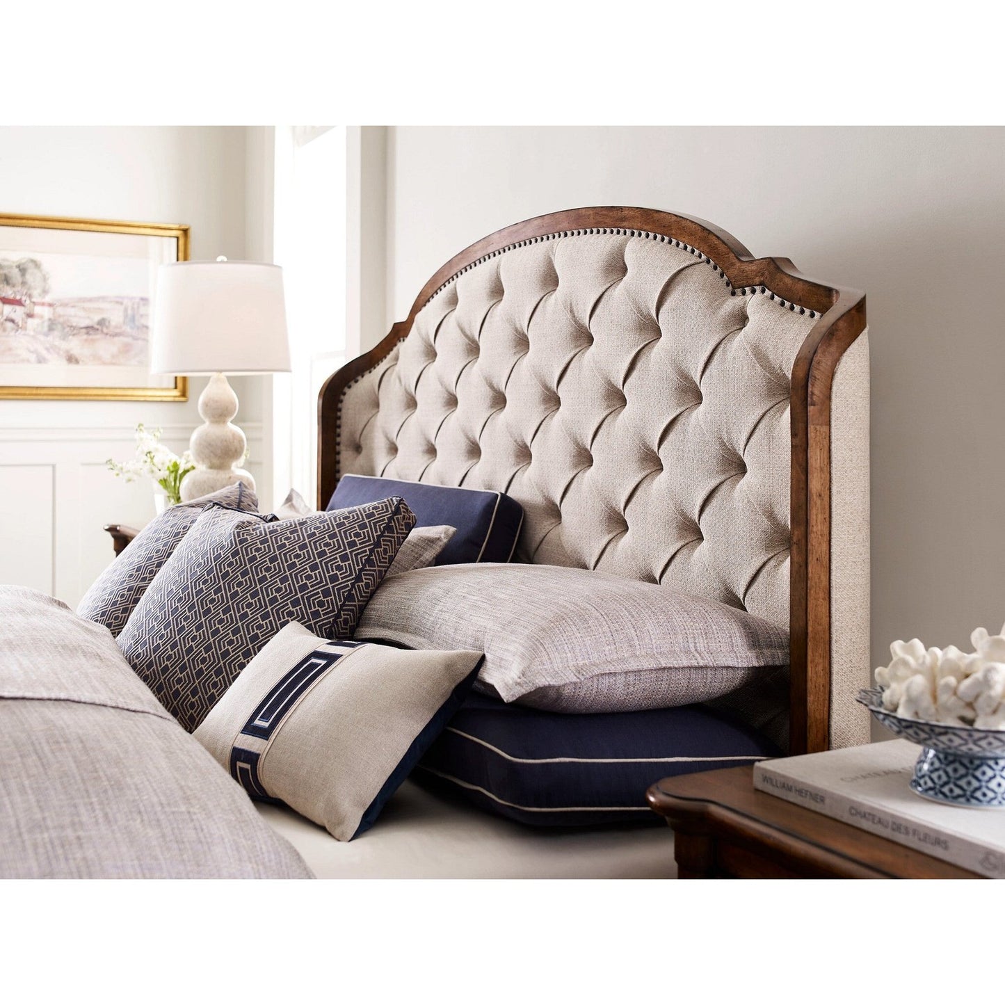 Glendale Upholstered Shelter Cal King Bed