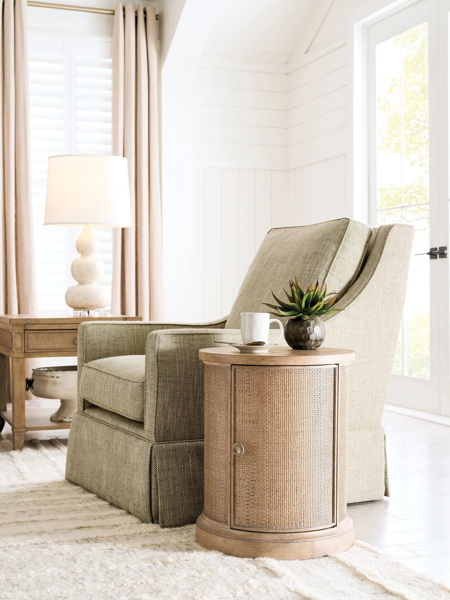 Woodfield Round Accent